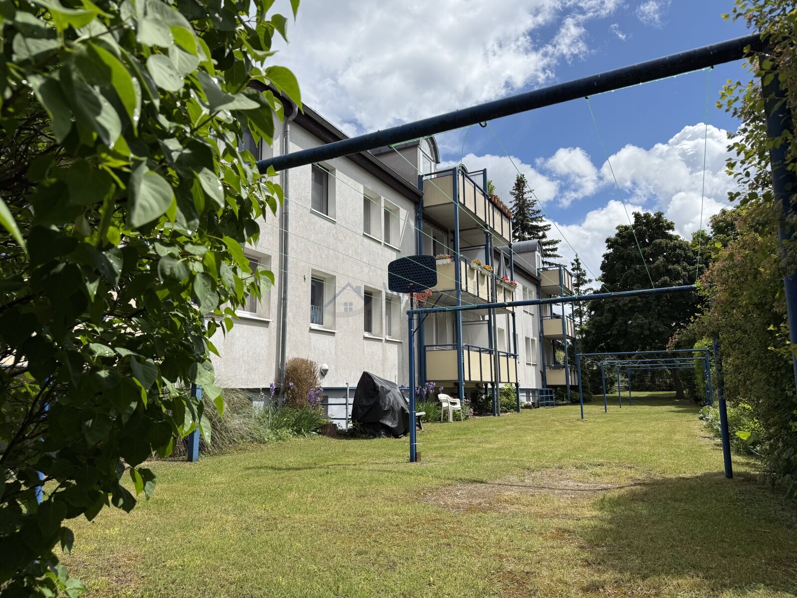 WOHNUNGSPAKET: Zwei vermietete Wohnungen in Erfurt Süd/Ost  WOHNUNGSPAKET: Zwei vermietete Wohnungen in Erfurt Süd/Ost